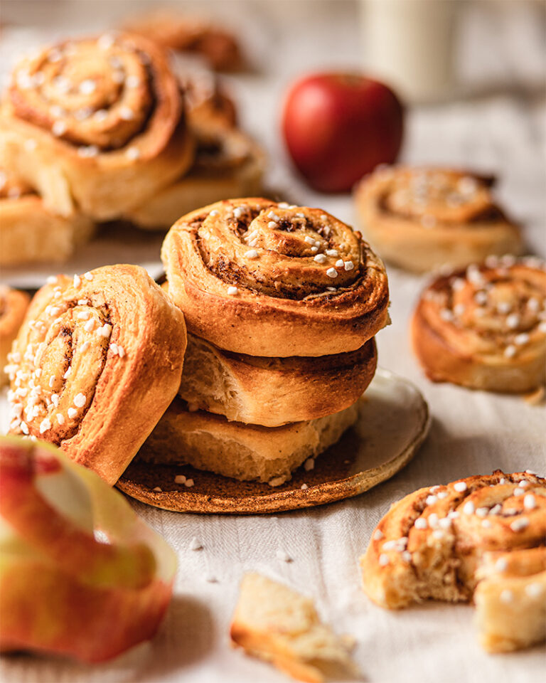 Einfaches Rezept Für Zimtschnecken Mit Saisonaler Apfelfüllung - Little ...